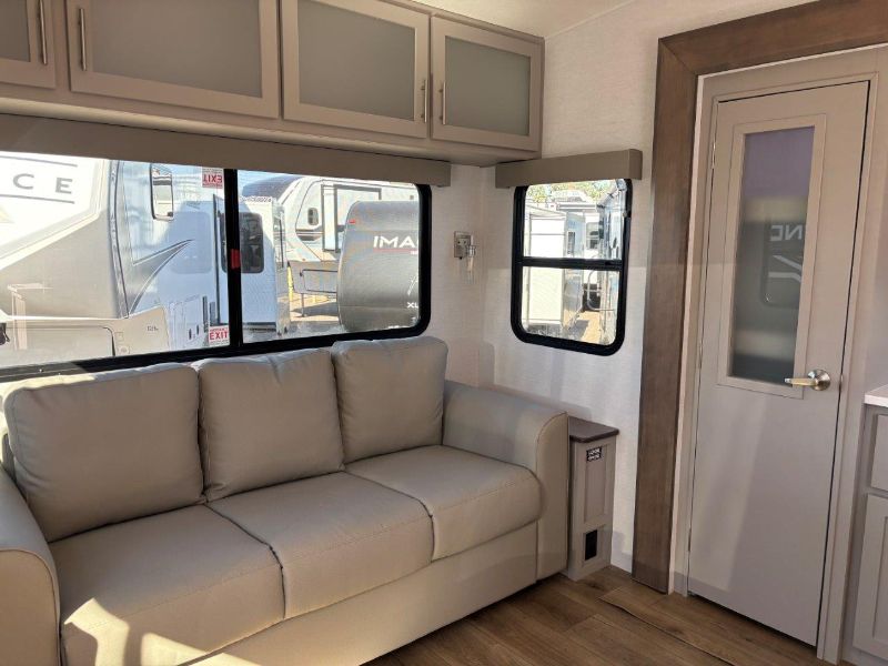 2026 Alliance RV Avenue 25RL - Image 11