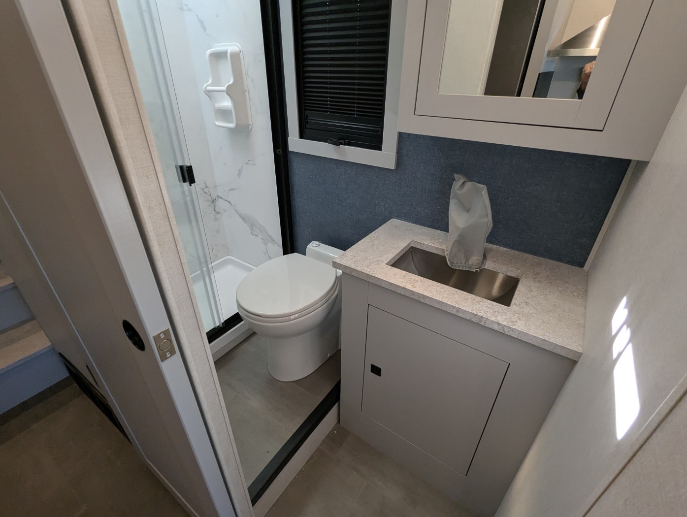 2026 Coachmen Euro 25TB - Image 17