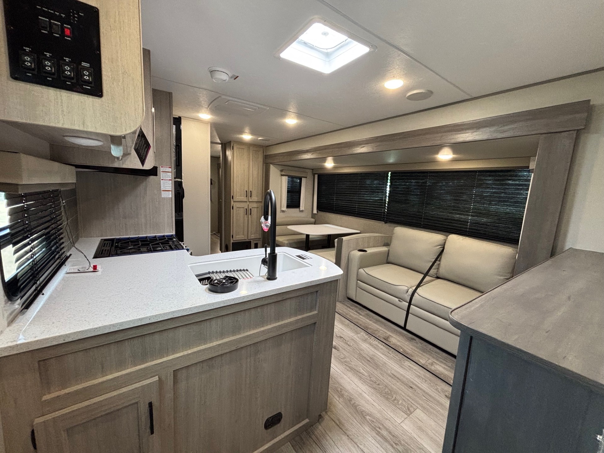 2026 Coachmen Catalina Legacy Edition 343BHTS - Image 10