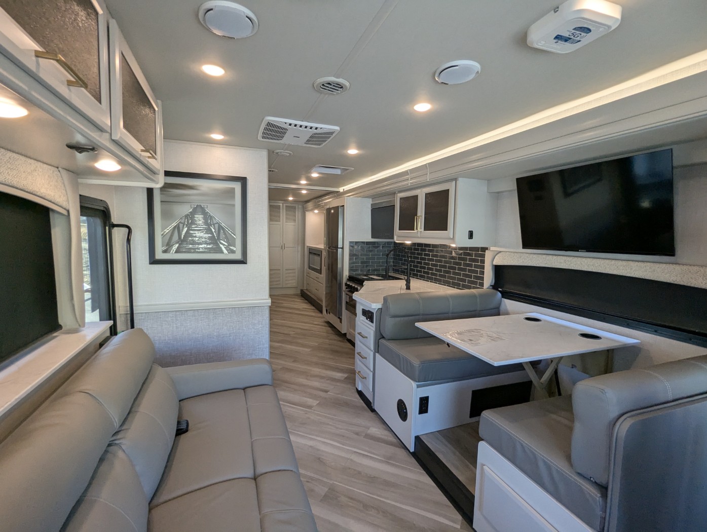 2026 Fleetwood Fortis 32RW - Image 12