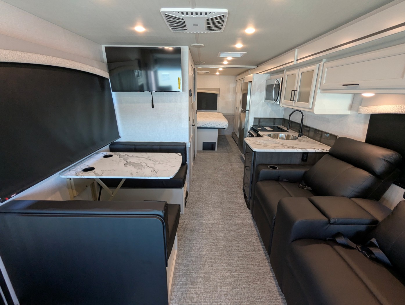 2026 Fleetwood Flair 29M - Image 14