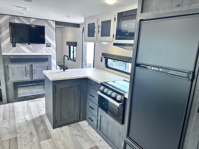 2022 KZ RV Sportsmen SE 332BHKSE - Image 19
