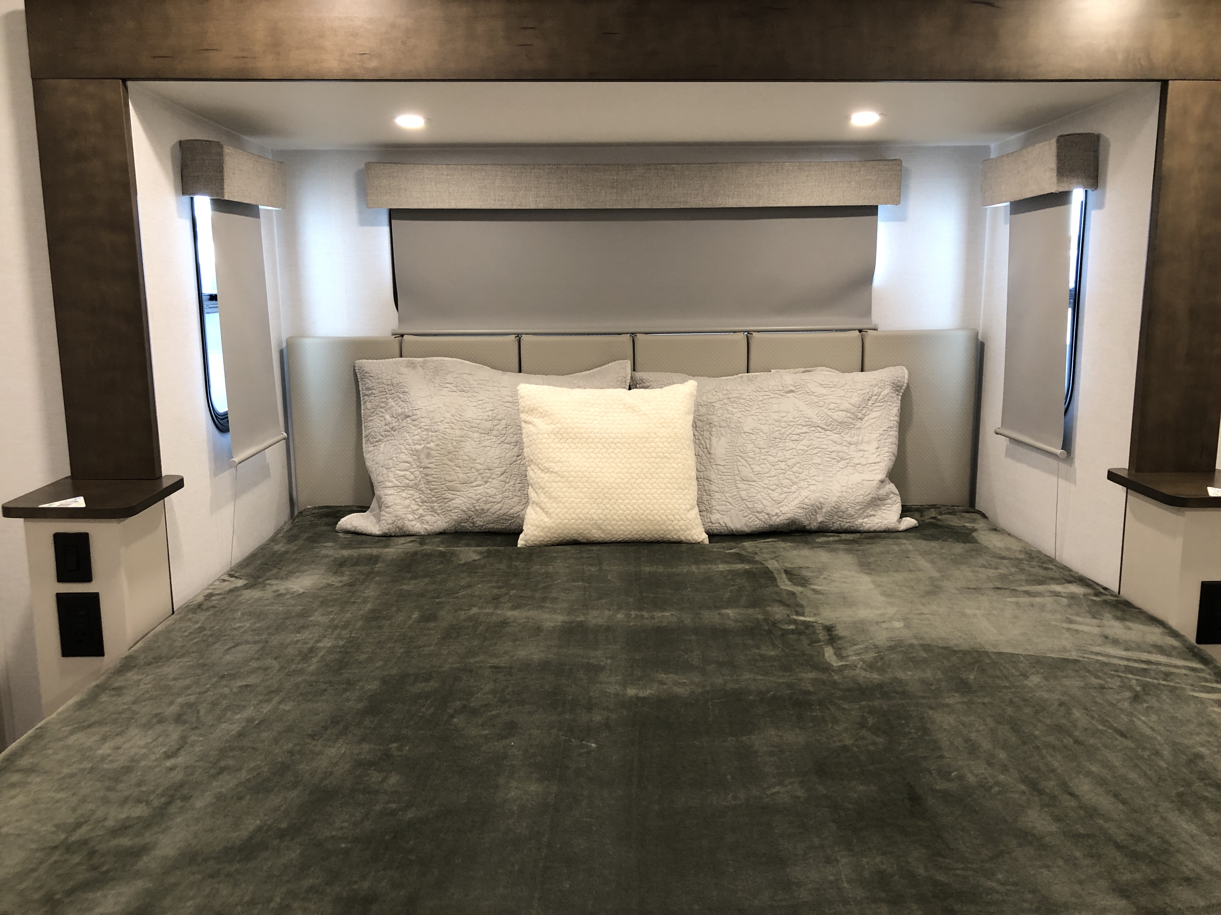 2027 Alliance Avenue All-Access 39MBR - Image 35