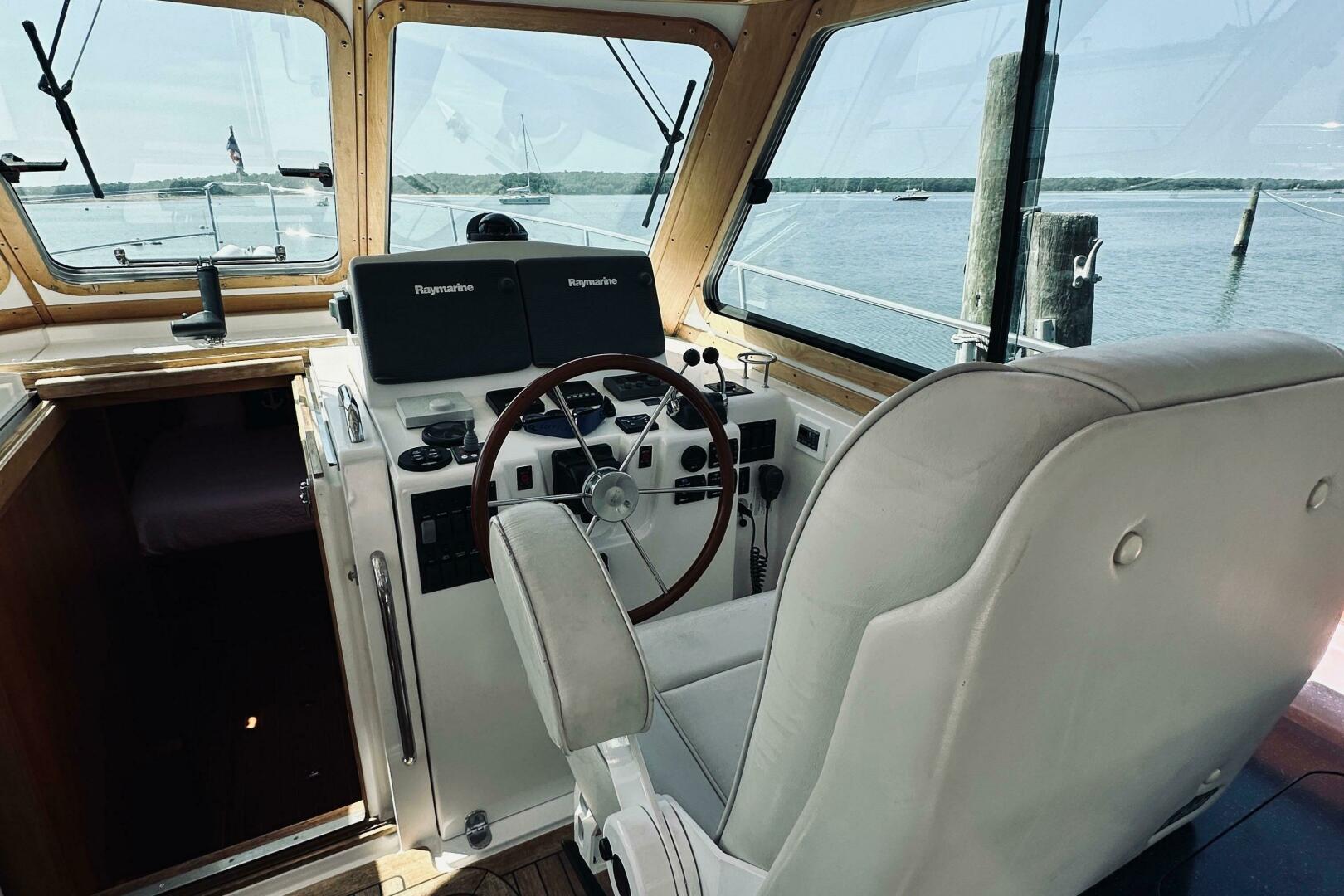 2007 Sabre 34 Express - Image 26