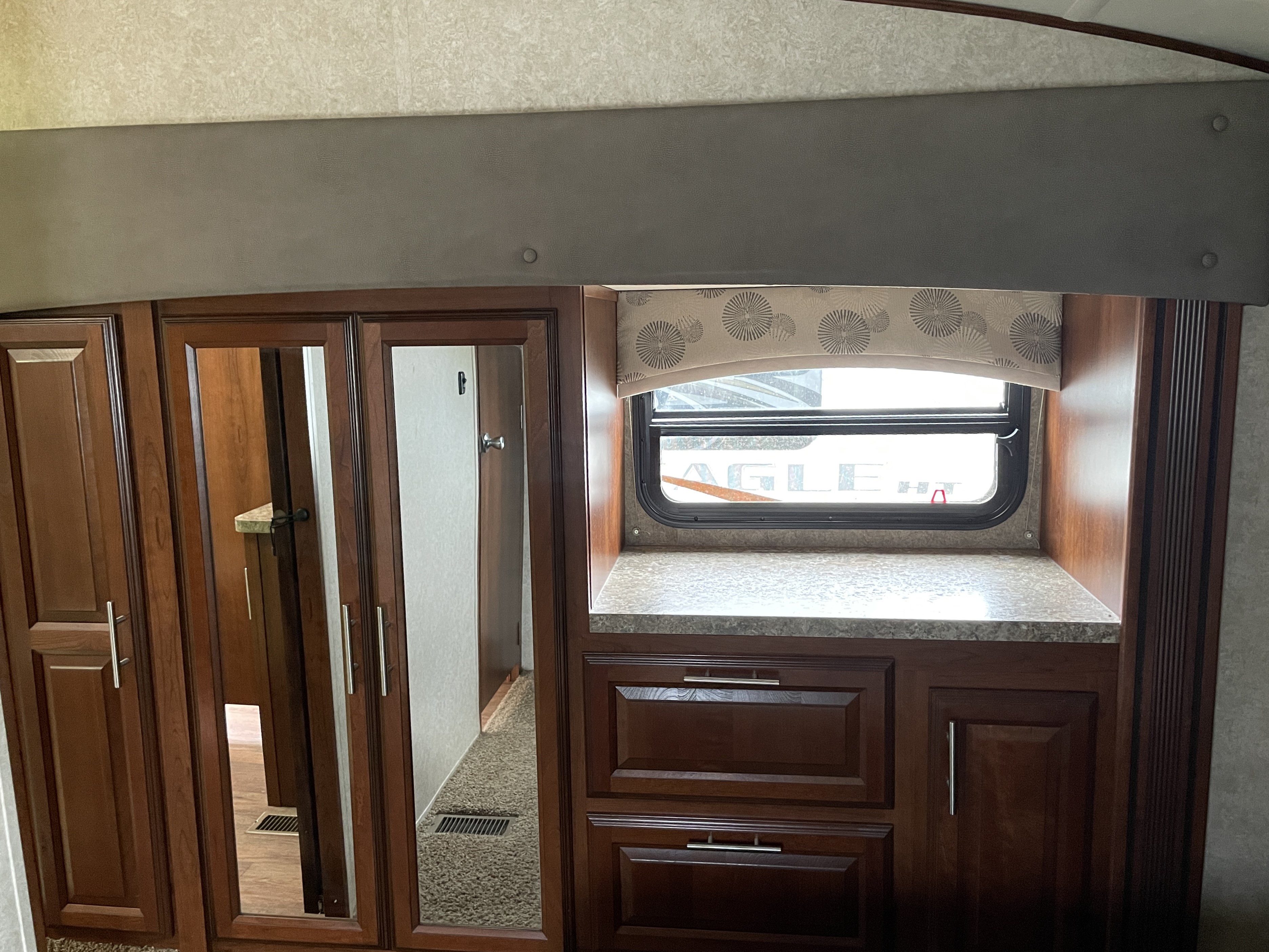 2015 Forest River Wildcat 295RSX - Image 23