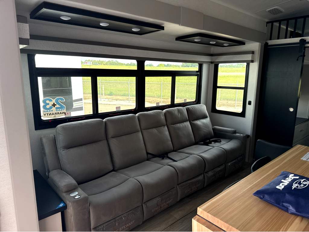 2027 JAYCO NORTH POINT 375TBDB - Image 25