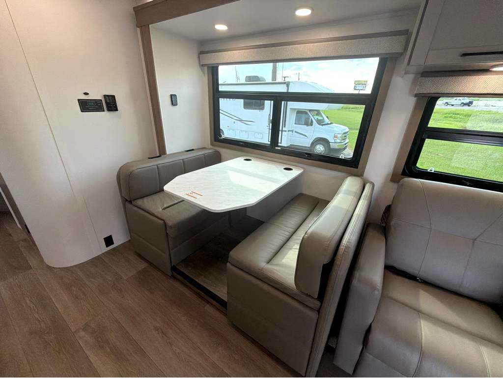 2027 JAYCO GREYHAWK 29MV - Image 9