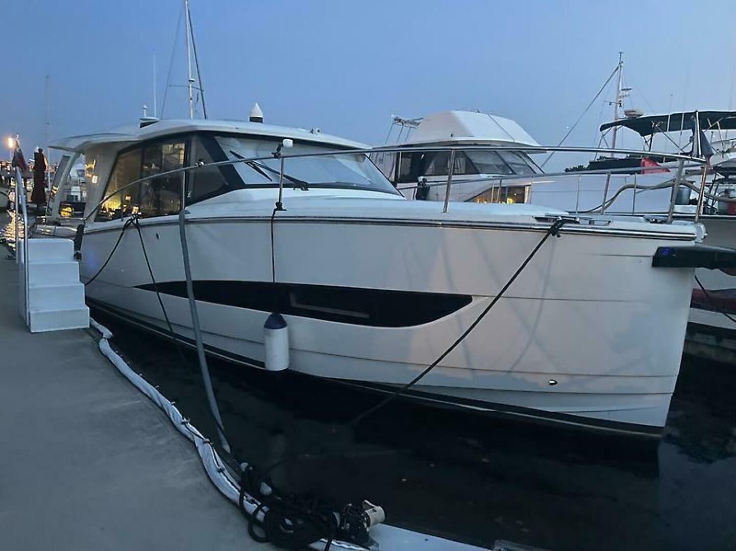 2020 Greenline 39 E-Drive - Image 2