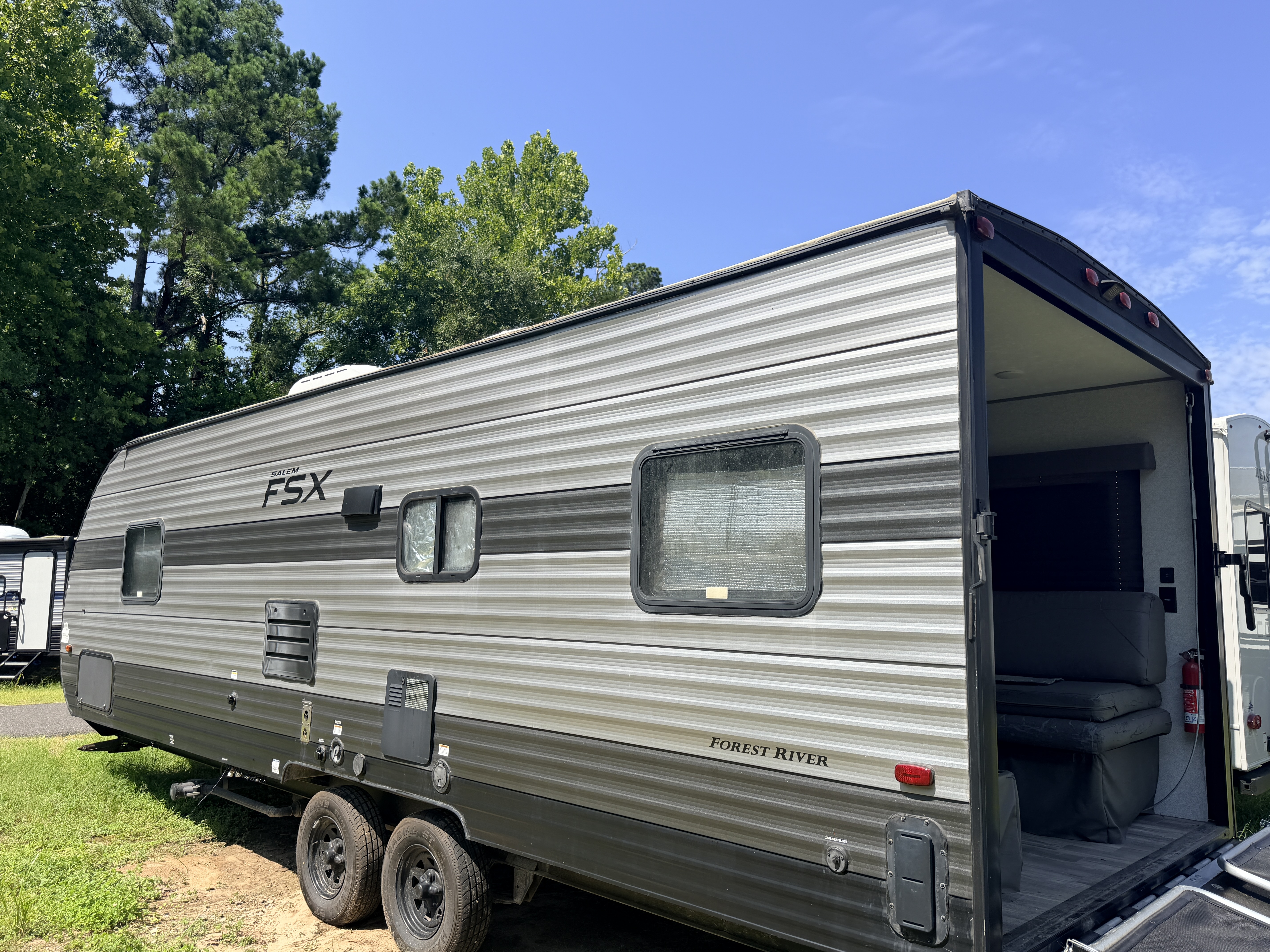 2019 Forest River Salem FSX 260RT - Image 5