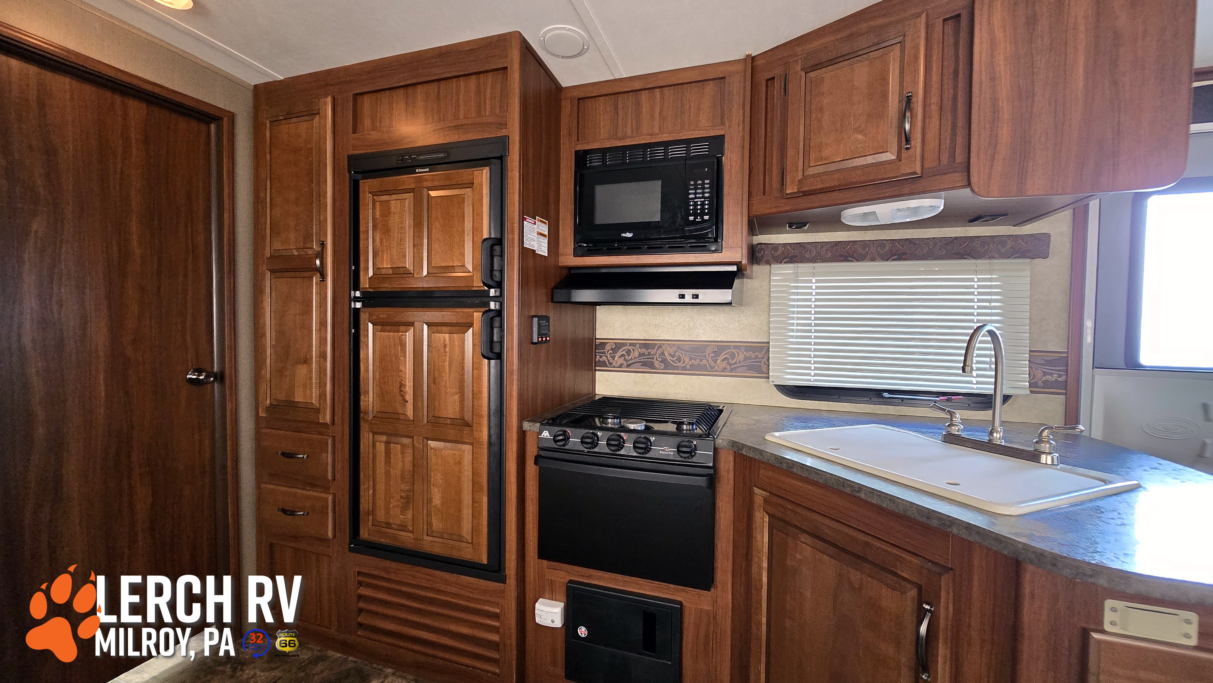 2014 Keystone Cougar XLite 28RLS - Image 8