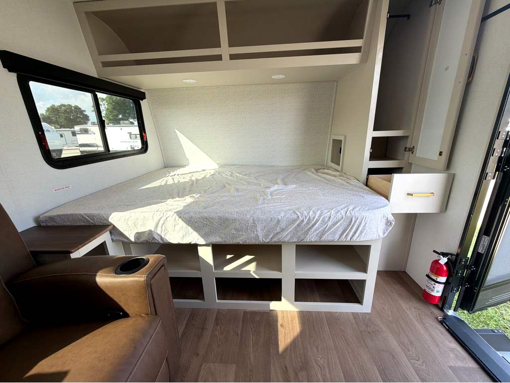 2027 GRAND DESIGN IMAGINE AIM 19MLA - Image 33