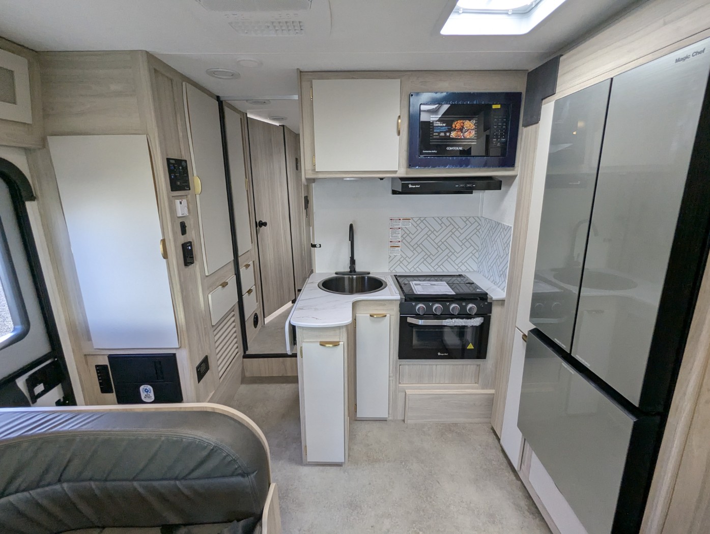 2027 Coachmen Cross Trail 26XG - Image 16