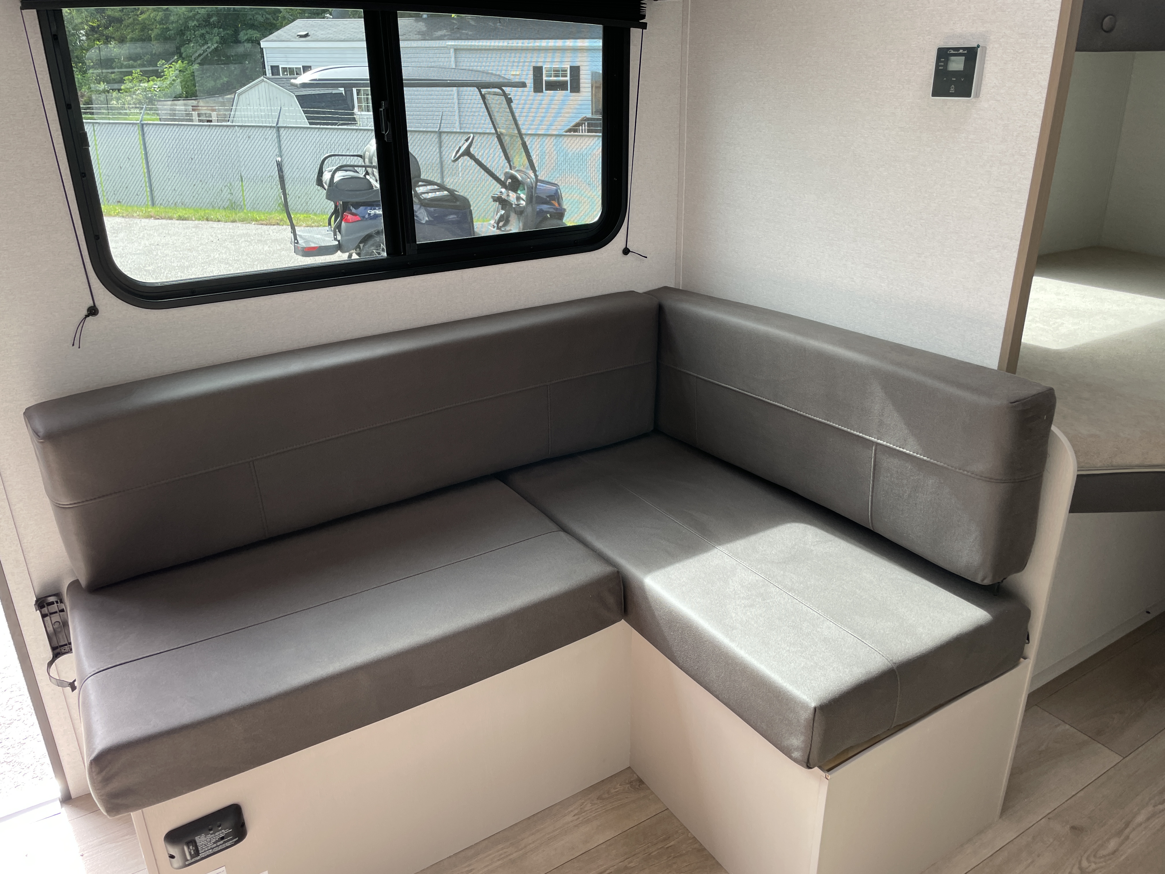 2027 Jayco Jay Flight SLX 172DB - Image 9