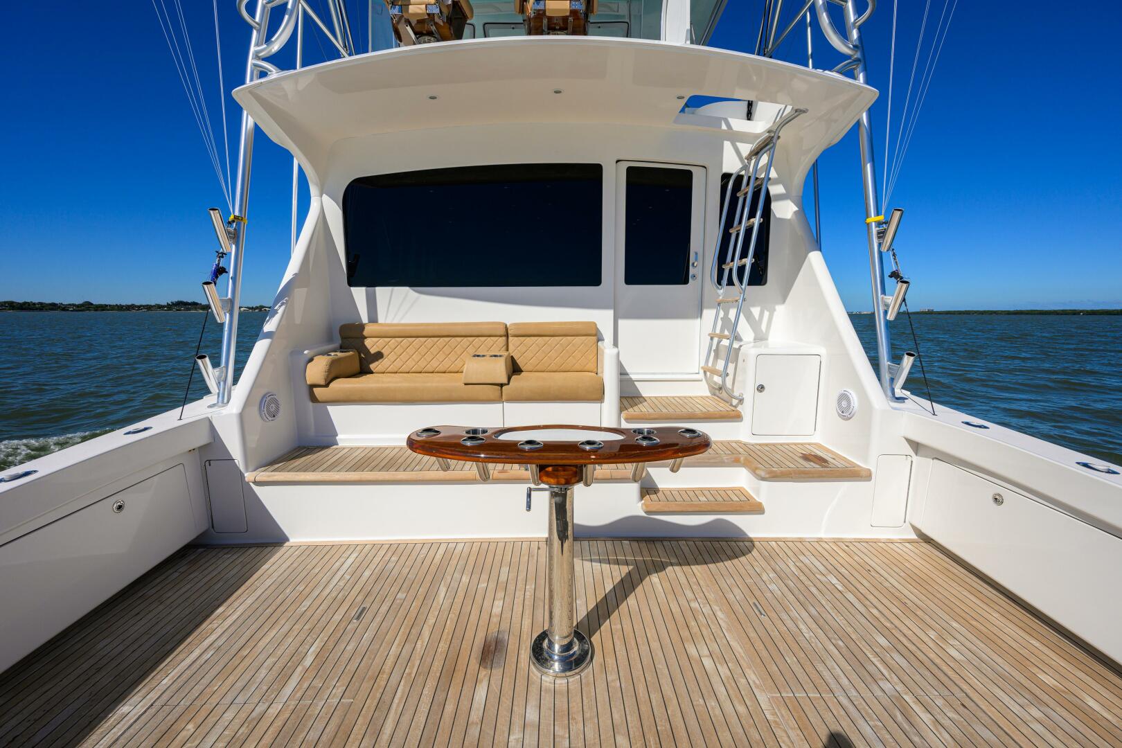 2007 Viking 64 Convertible - Image 9