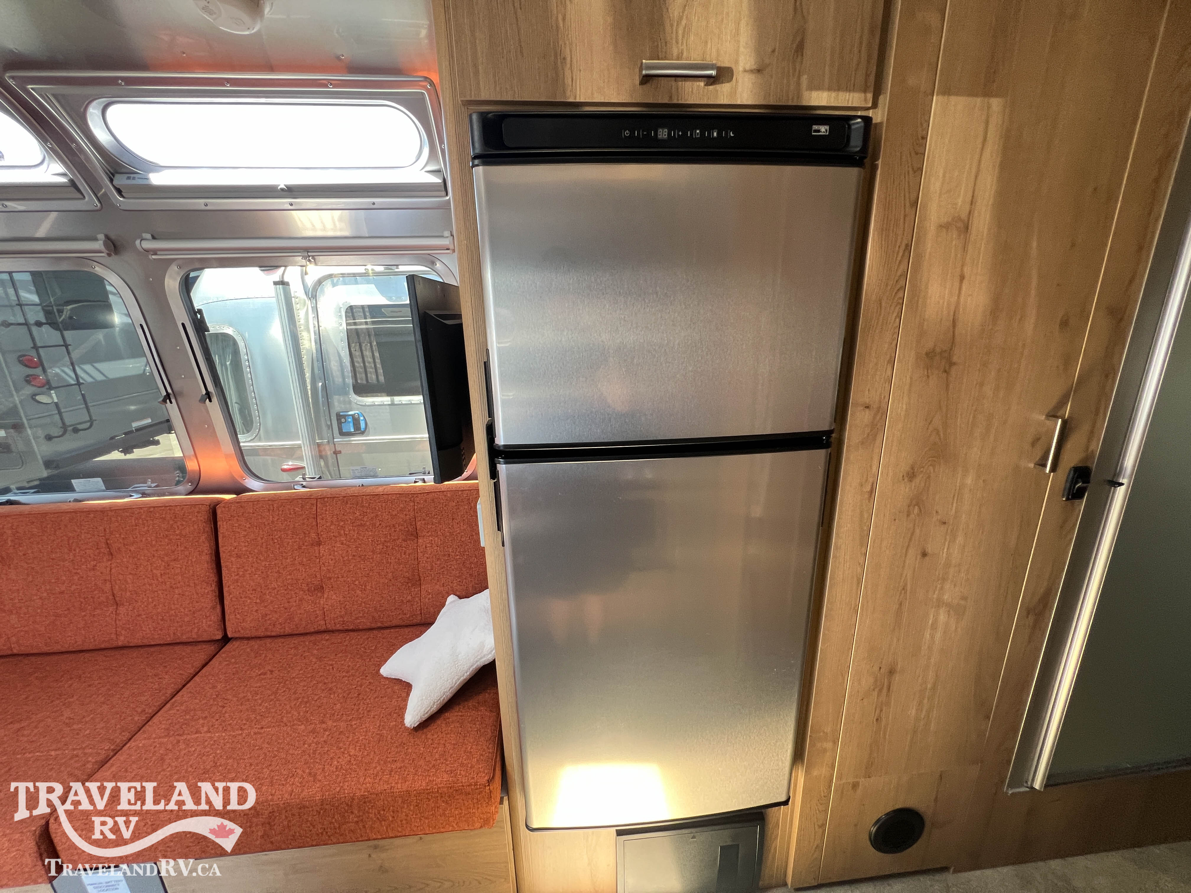 2025 Airstream Tradewind 25FBT - Image 19
