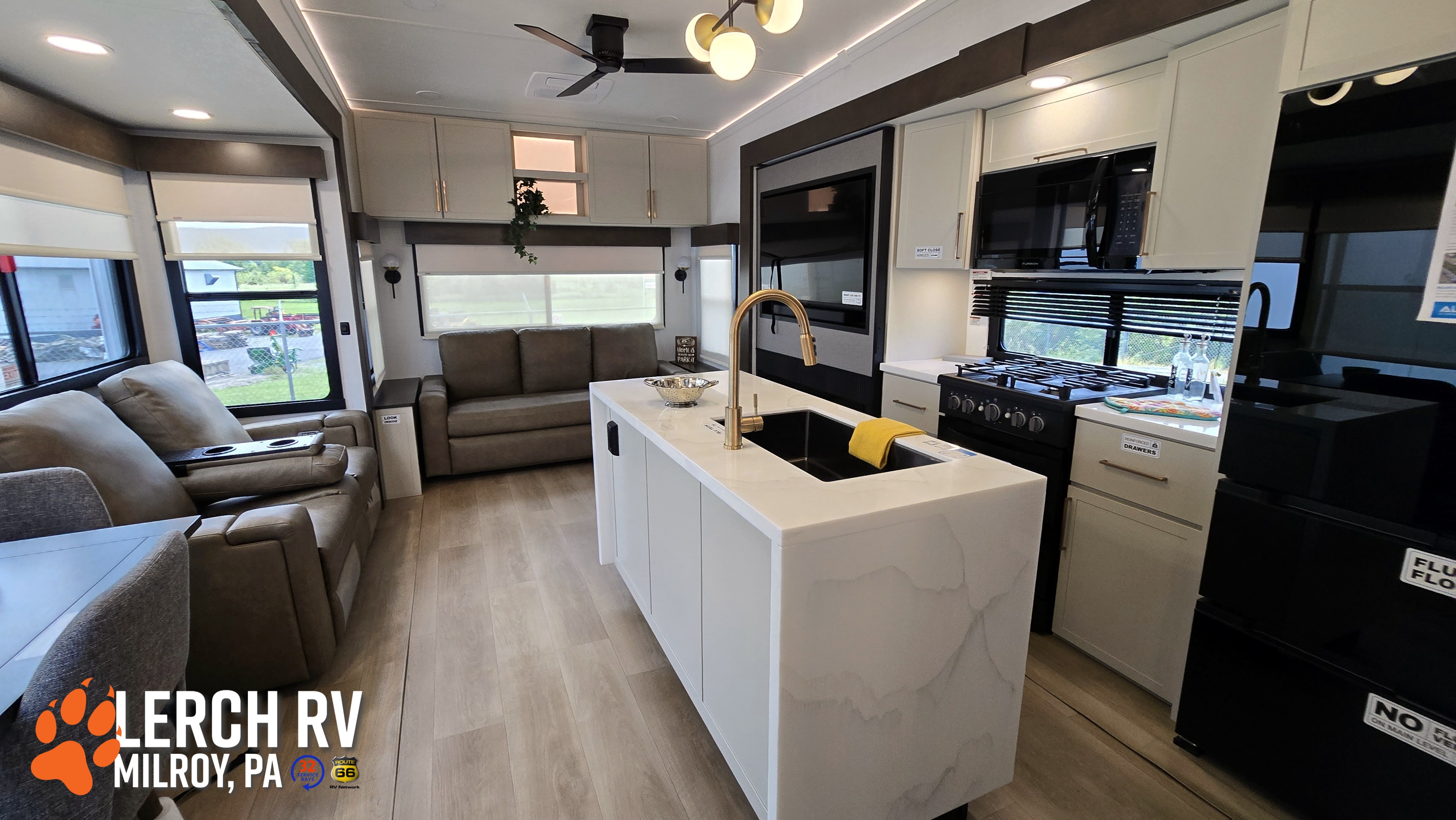 2027 Alliance RV Paradigm 310RL - Image 11