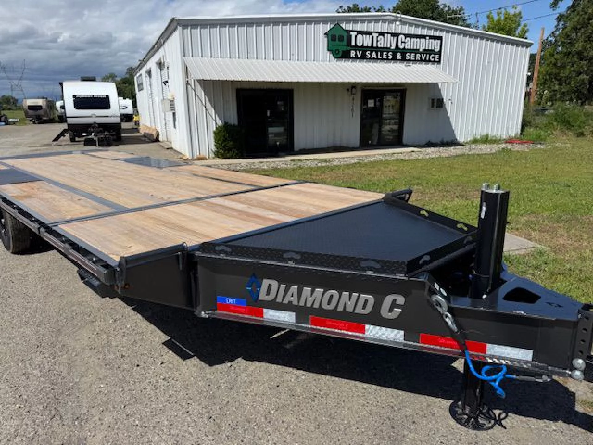 2026 DIAMOND C TRAILERS DIAMOND C DET 207 L24X102 14K - Image 3