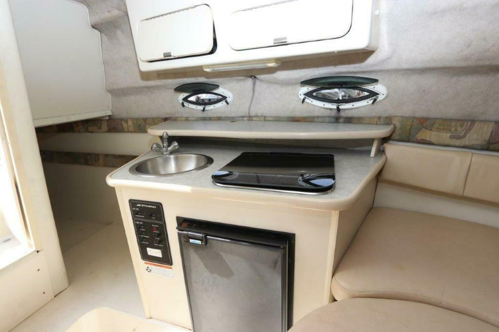 2006 Stingray 240 CS Base - Image 15