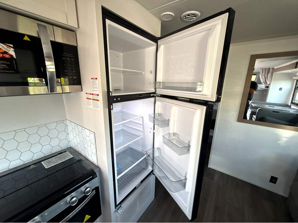2027 JAYCO GREYHAWK 30Z - Image 21