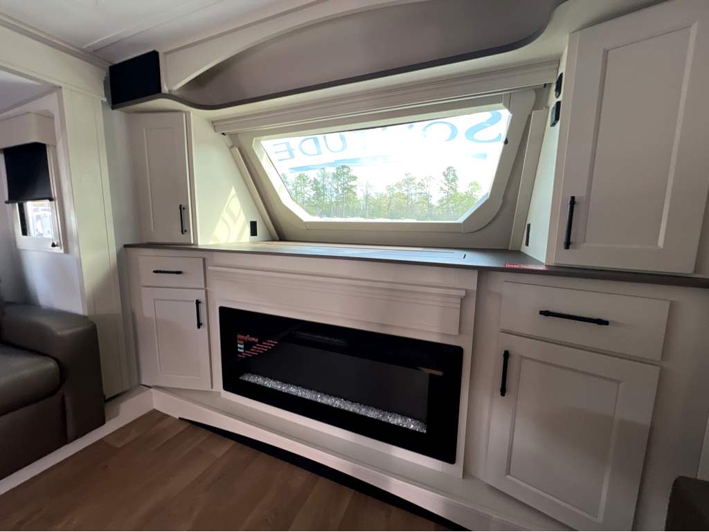 2026 GRAND DESIGN SOLITUDE 380FL - Image 9