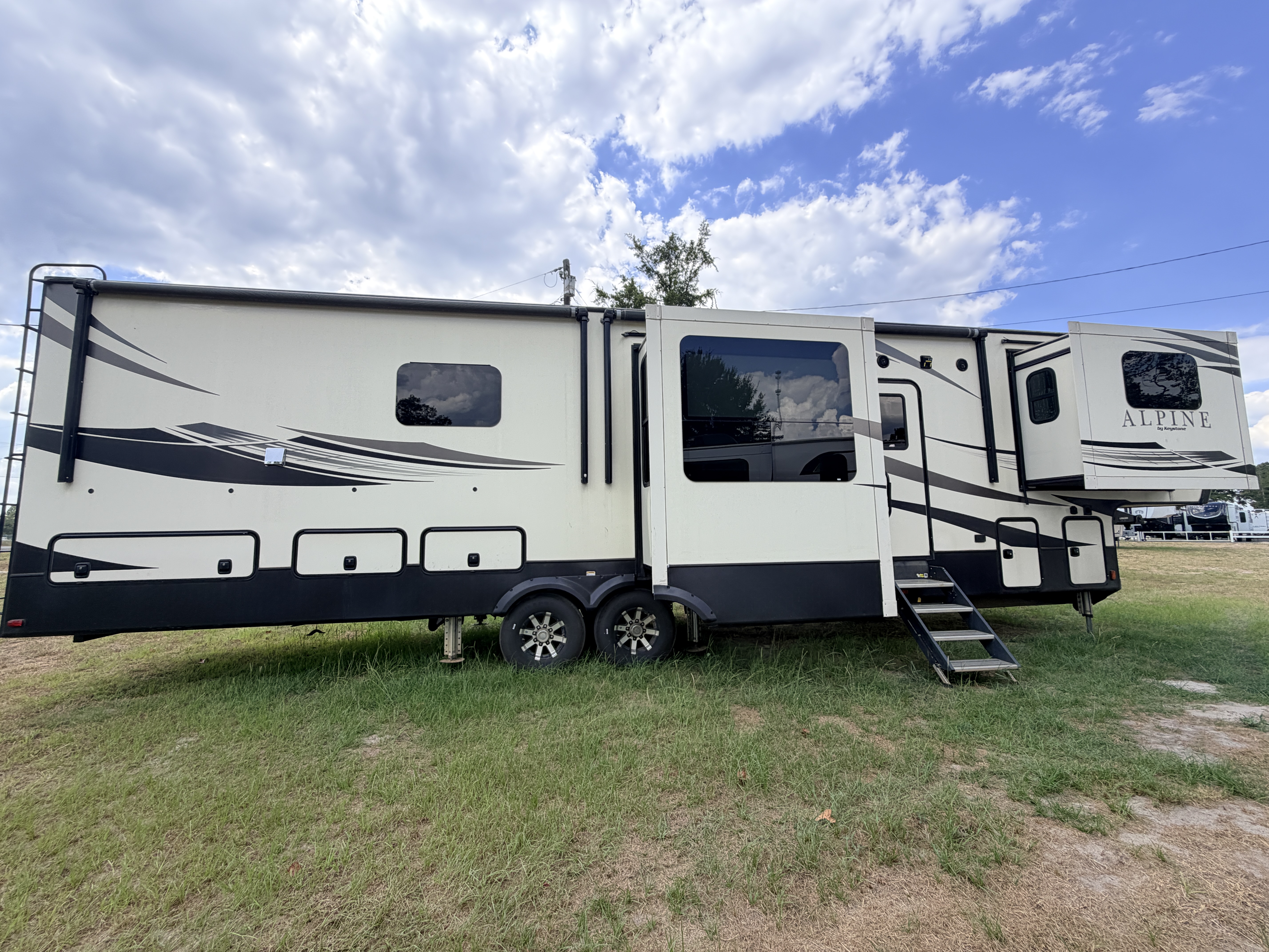 2020 Keystone Alpine 3711KP - Image 8