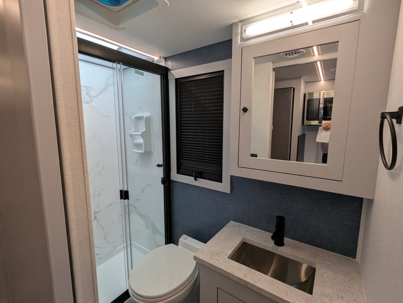 2026 Coachmen Euro 25TB - Image 18