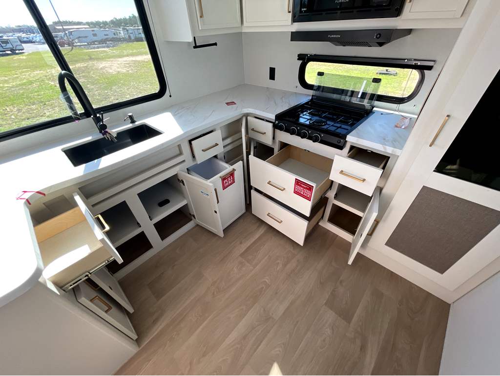 2026 GRAND DESIGN TRANSCEND 285RKT - Image 23