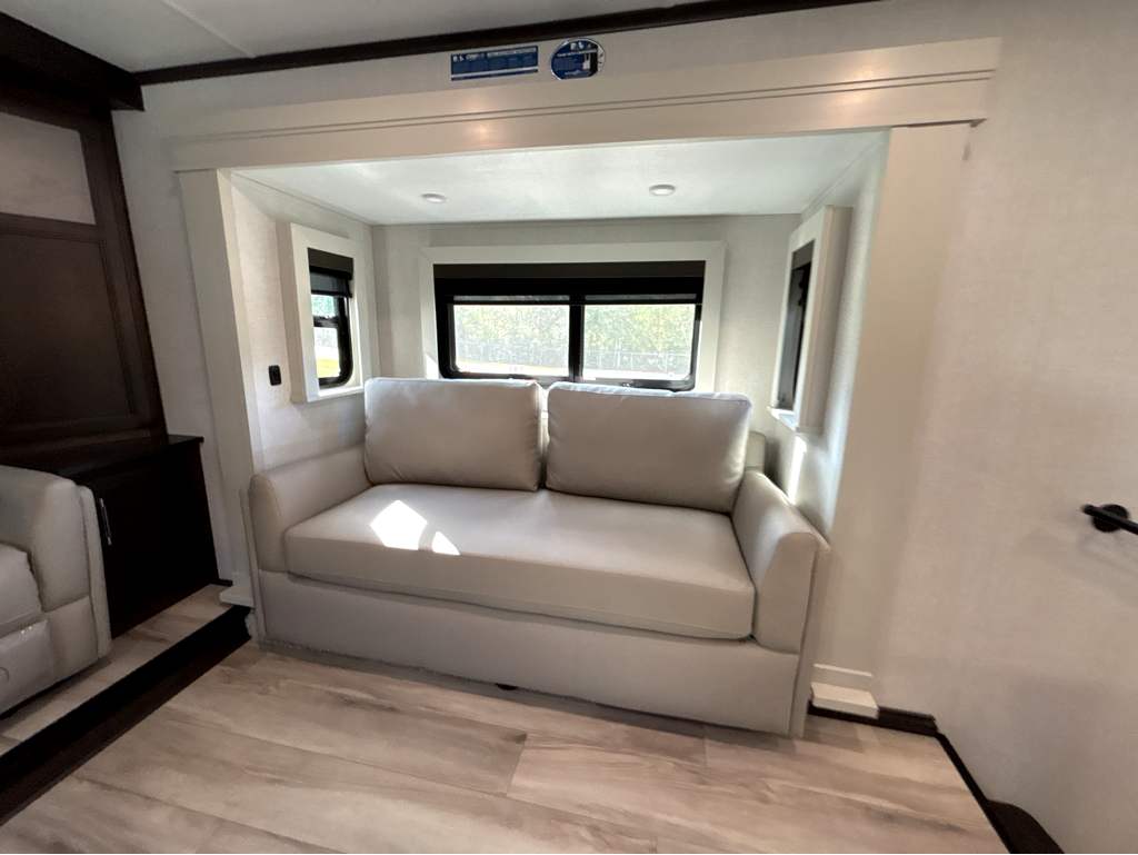 2026 Keystone ALPINE 3710FL - Image 26