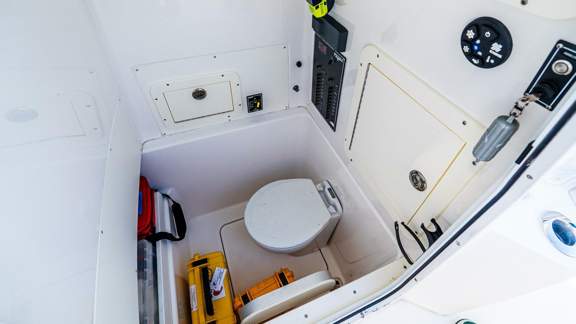 2016 Invincible 33 Open Fisherman Base - Image 24