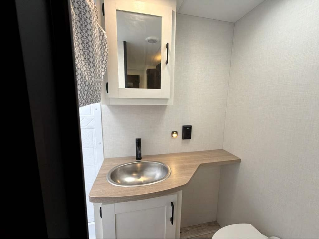 2026 VENTURE RV SIENNA 281VQB - Image 27