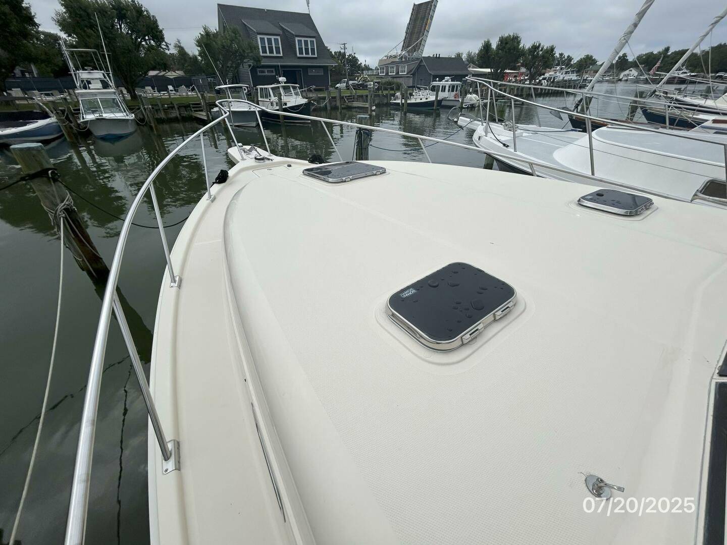 2006 Mainship Pilot 30 Base - Image 8