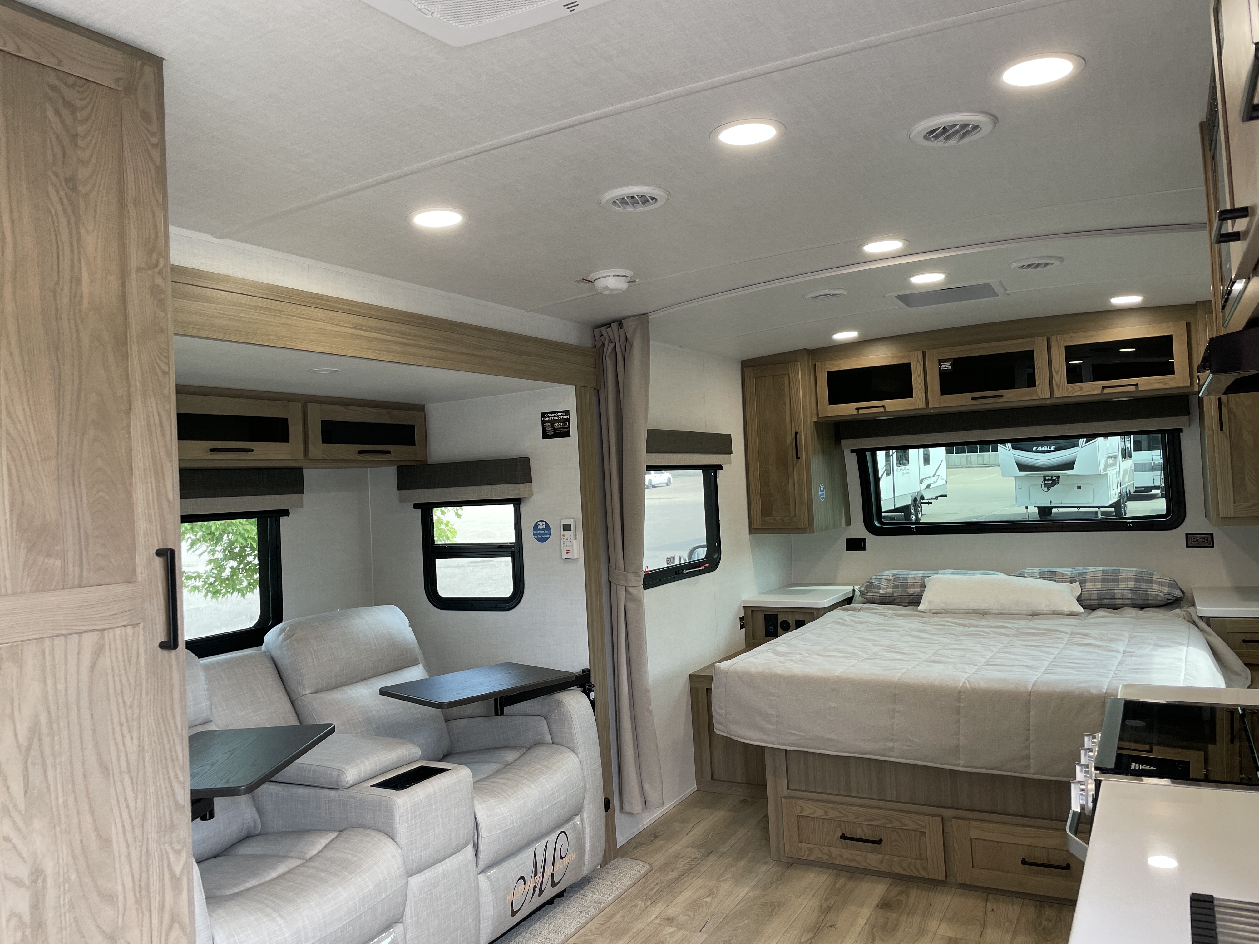 2027 Forest River Rockwood Mini Lite 2205S - Image 7