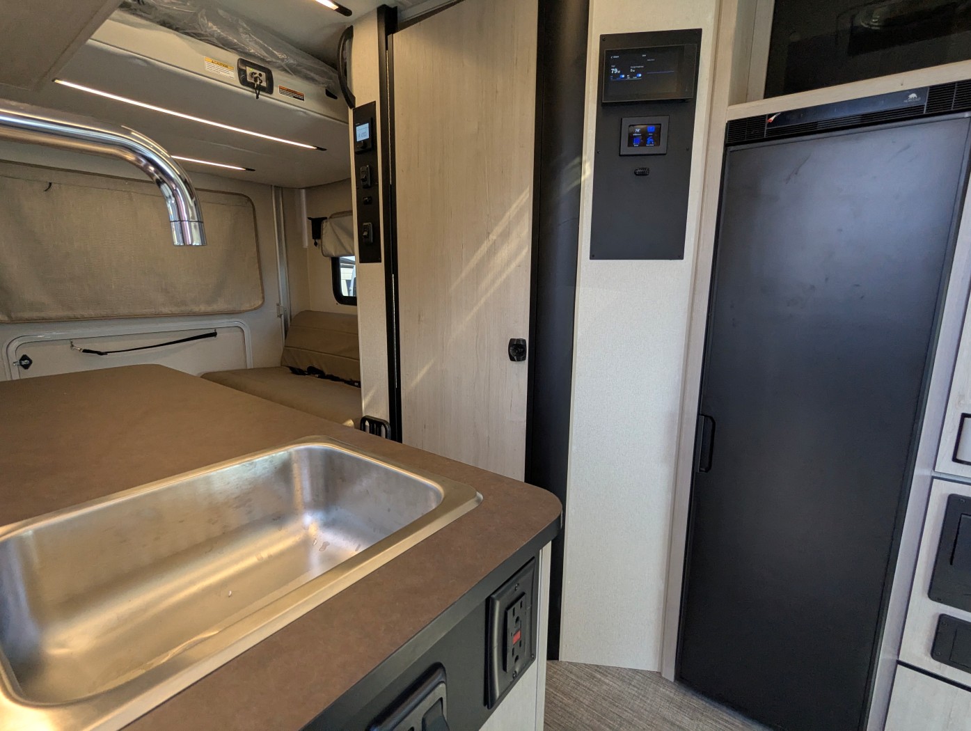2027 Winnebago Elora 19DC - Image 12
