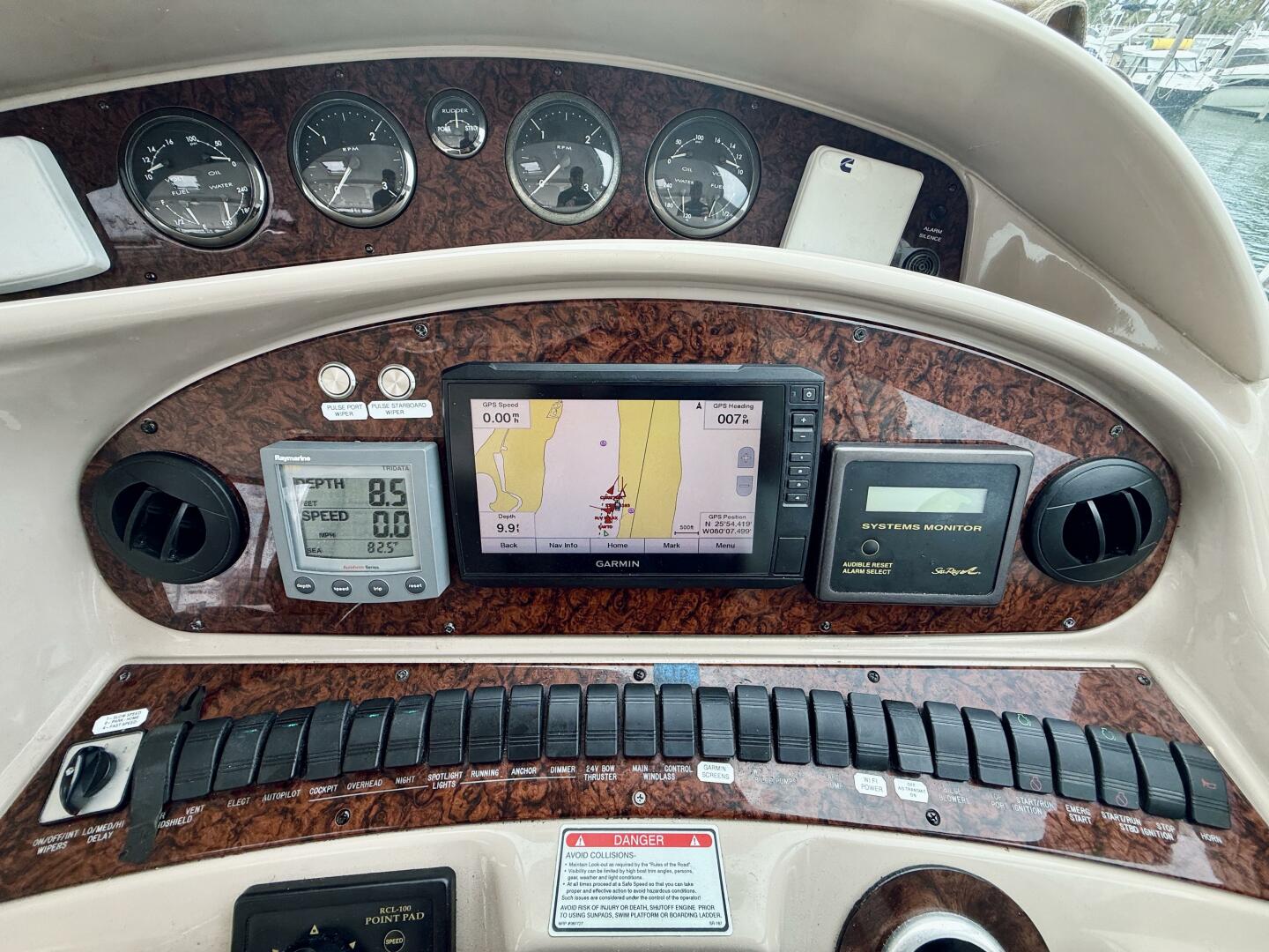 2003 Sea Ray 480 Motor Yacht - Image 27