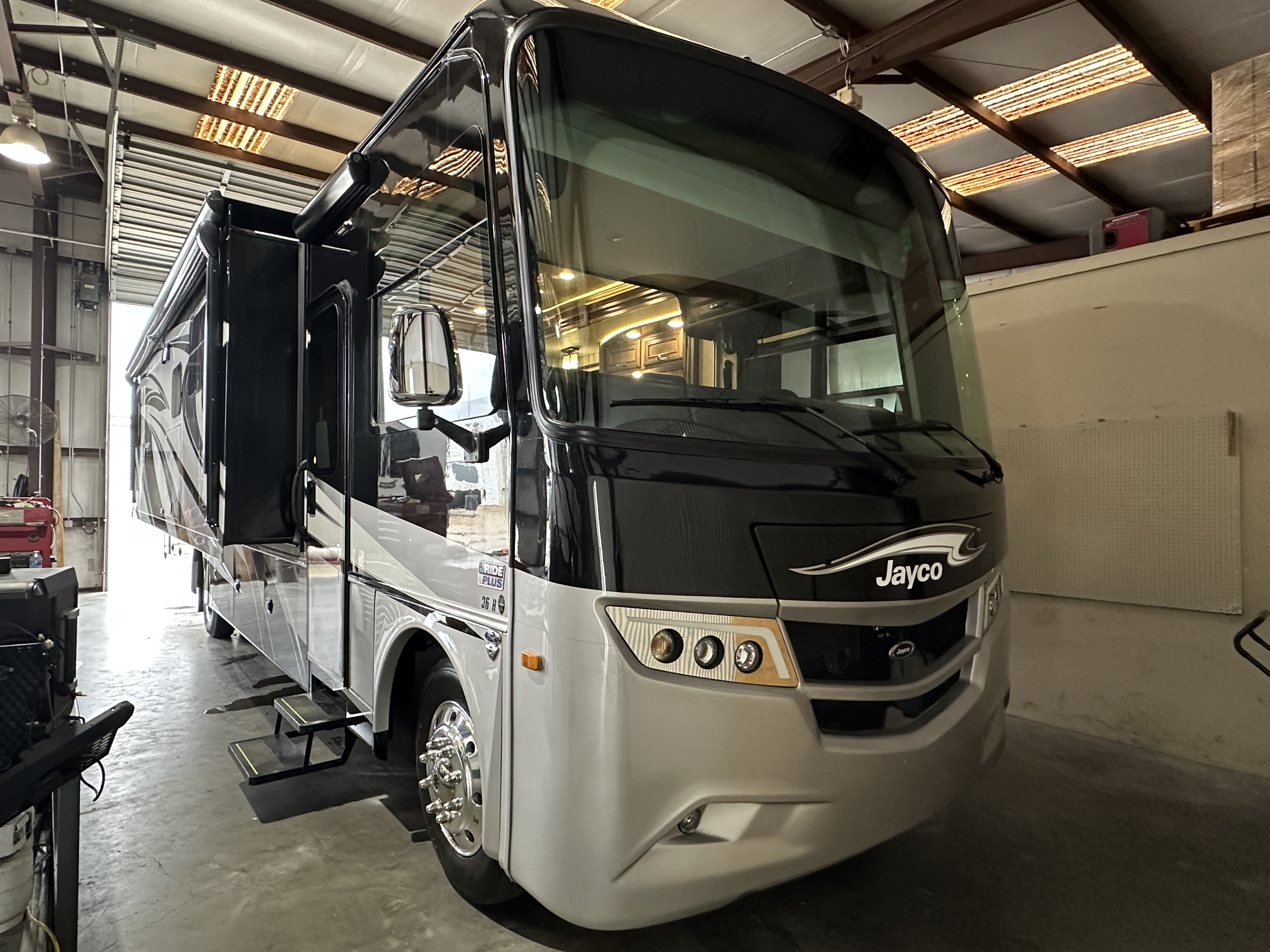 2021 JAYCO PRECEPT 36H - Image 1