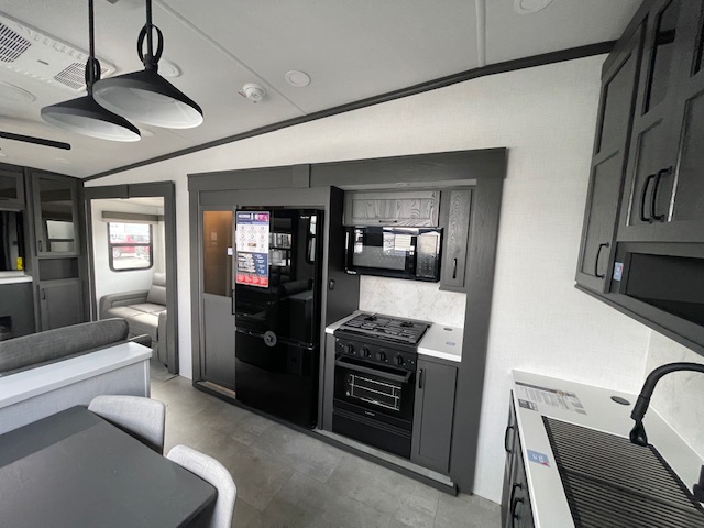 2025 ROCKWOOD SIGNATURE 375RL - Image 15