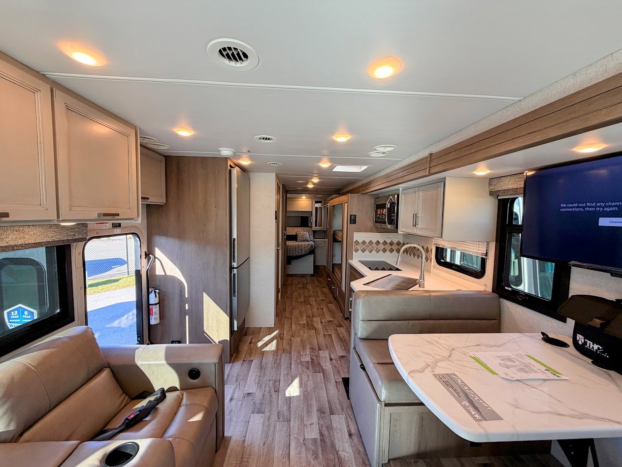 2026 THOR MOTOR COACH PALAZZO 33.5 - Image 7