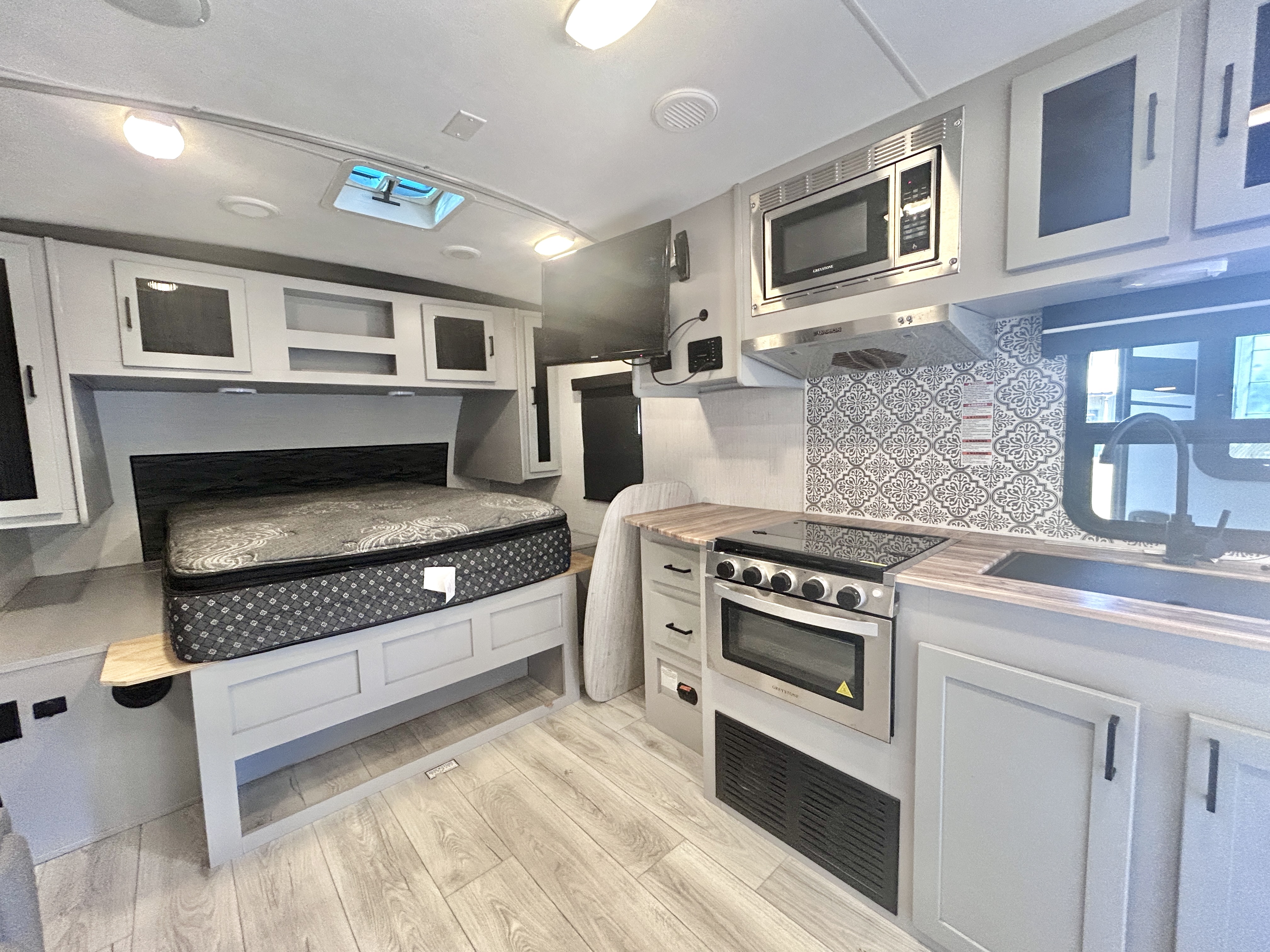 2022 Heartland North Trail Ultra-Lite NT 21RBSS - Image 12