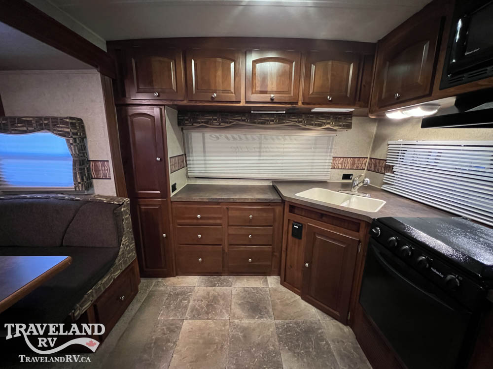 2013 FOREST RIVER ROCKWOOD ULTRA LITE 8315BSS HANDYMAN SPECIAL - Image 15