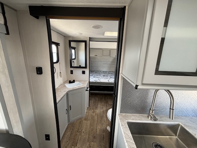 2022 Forest River Vibe 28BH - Image 22