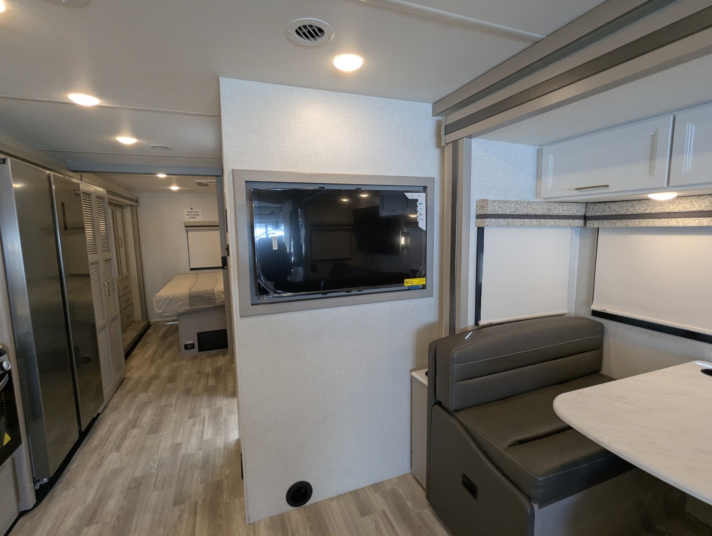 2025 Thor Motor Coach Windsport 35R - Image 23