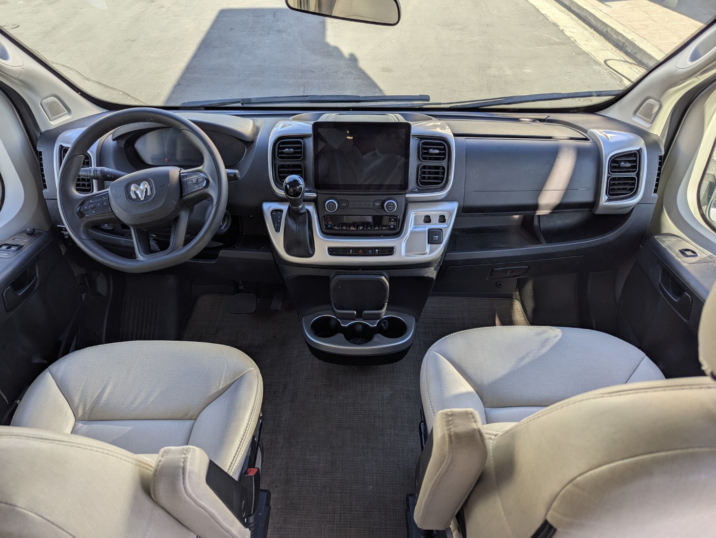 2022 Thor Motor Coach Tellaro 20J - Image 9