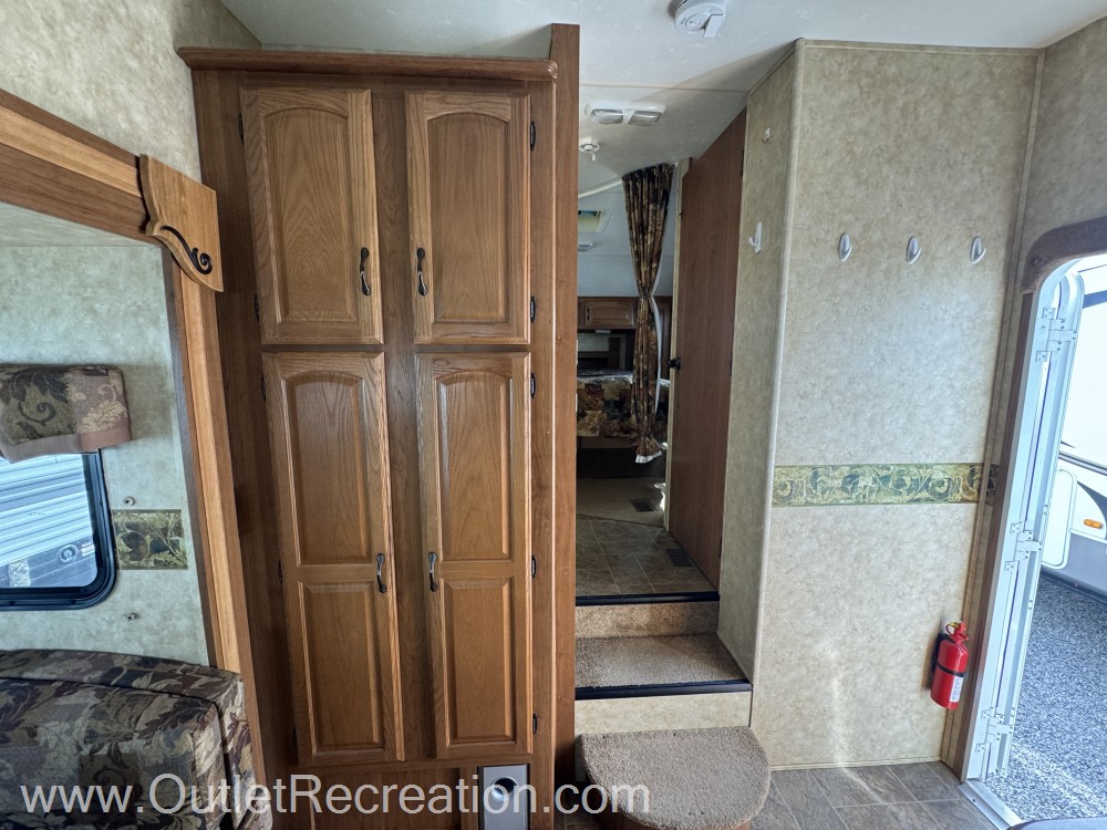 2009 COACHMEN CHAPARRAL LITE 268RLS - Image 10