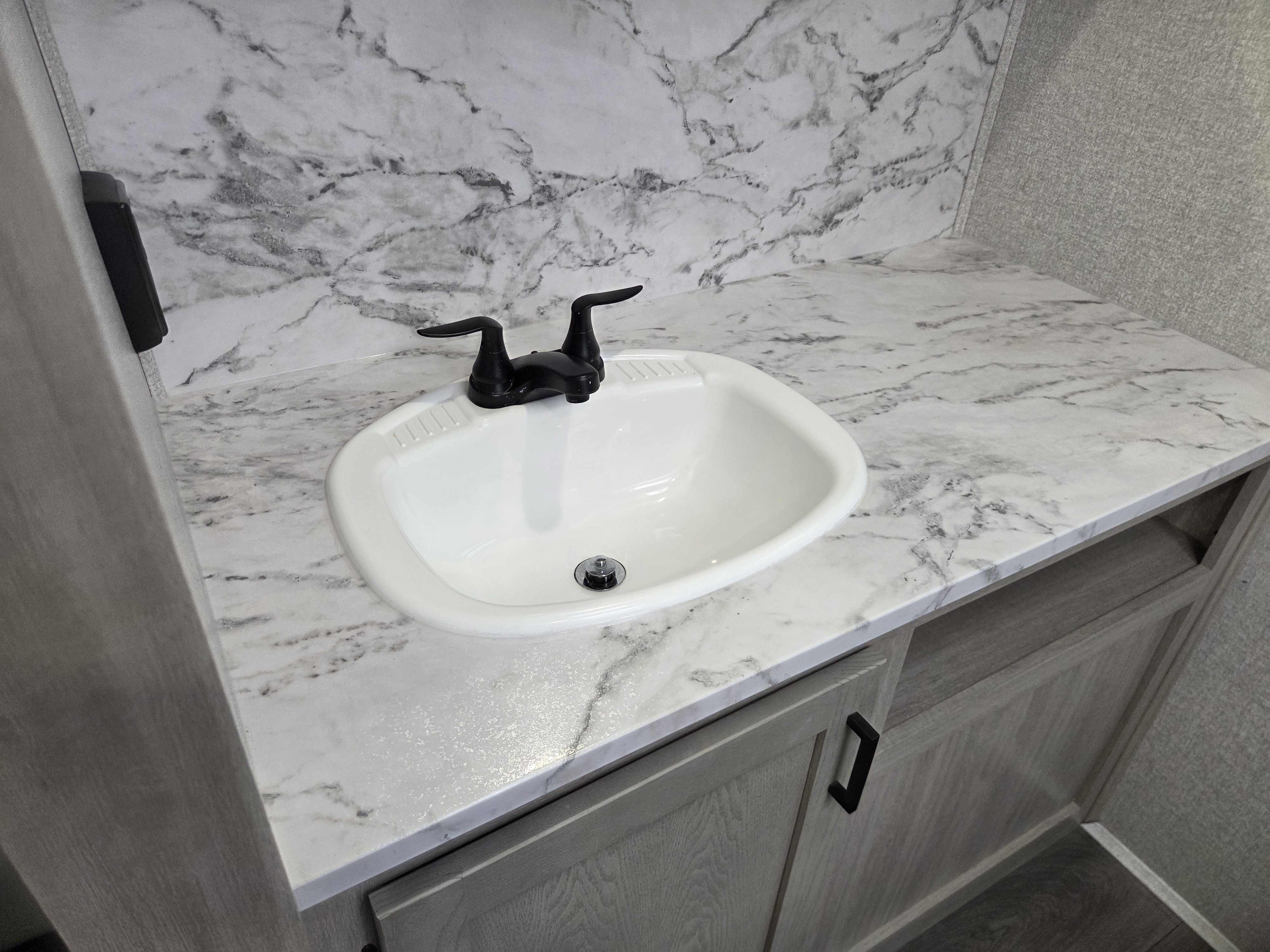 2024 East to West Alta 2600RB - Image 19
