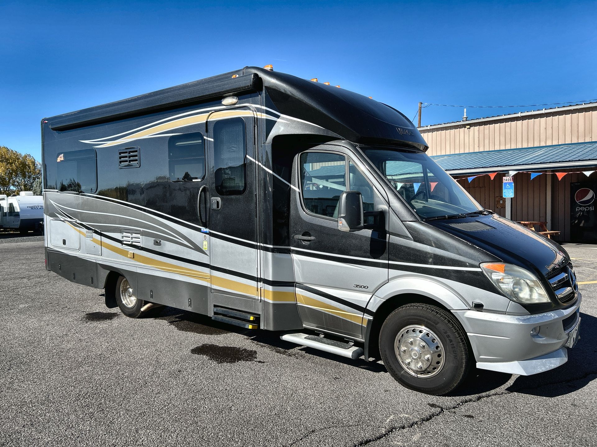 2014 Renegade Villagio 25RBS - Image 17