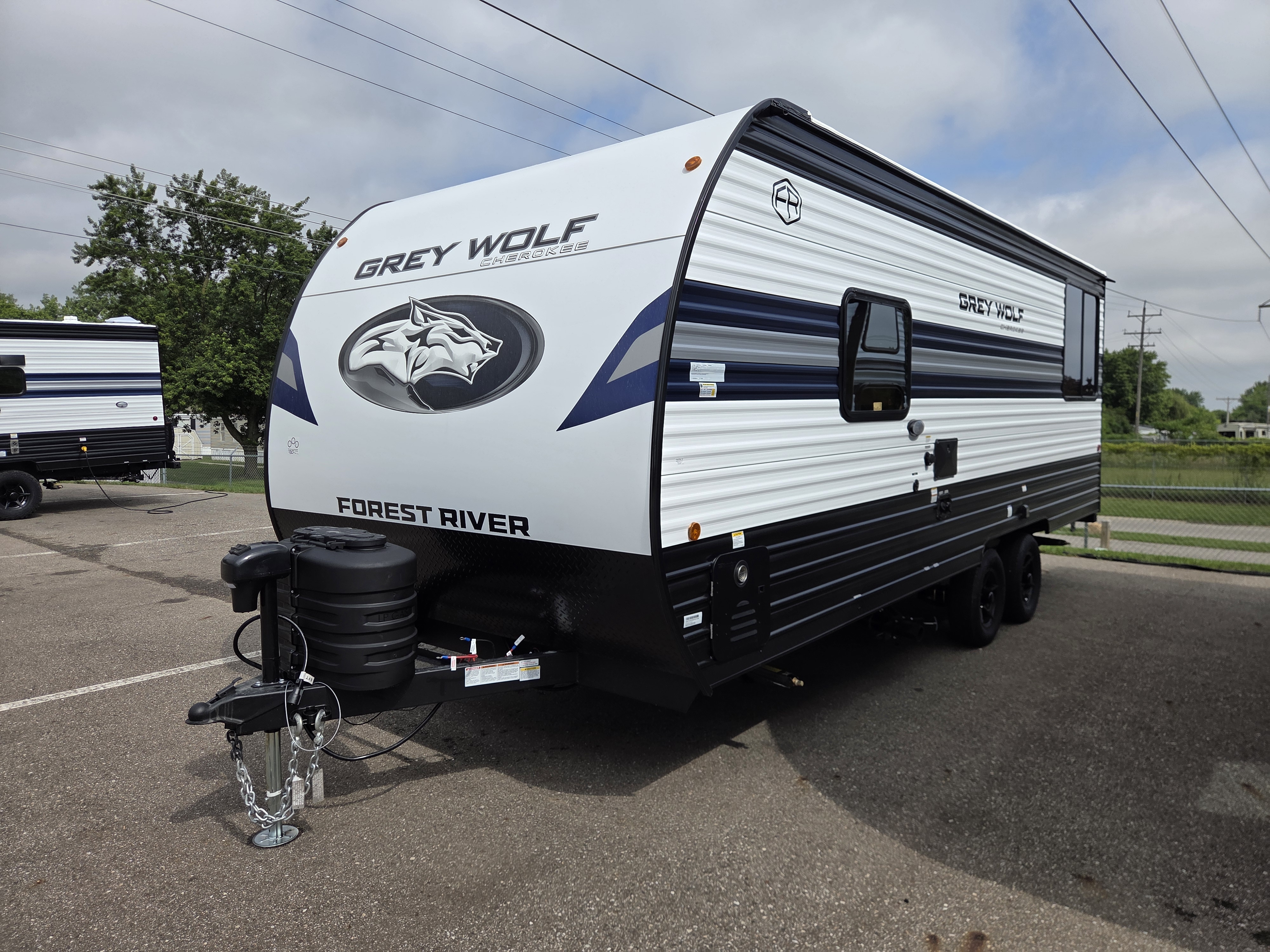 2027 Forest River Cherokee Grey Wolf 20RDSE - Image 4