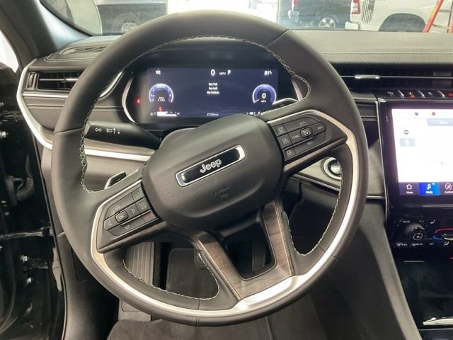 2025 Jeep Grand Cherokee L Limited 4X4 - Image 17