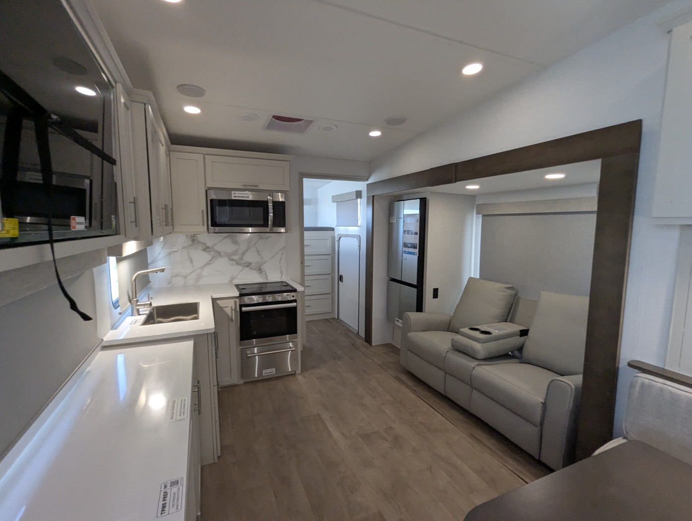 2027 Alliance RV Avenue 29BH - Image 31