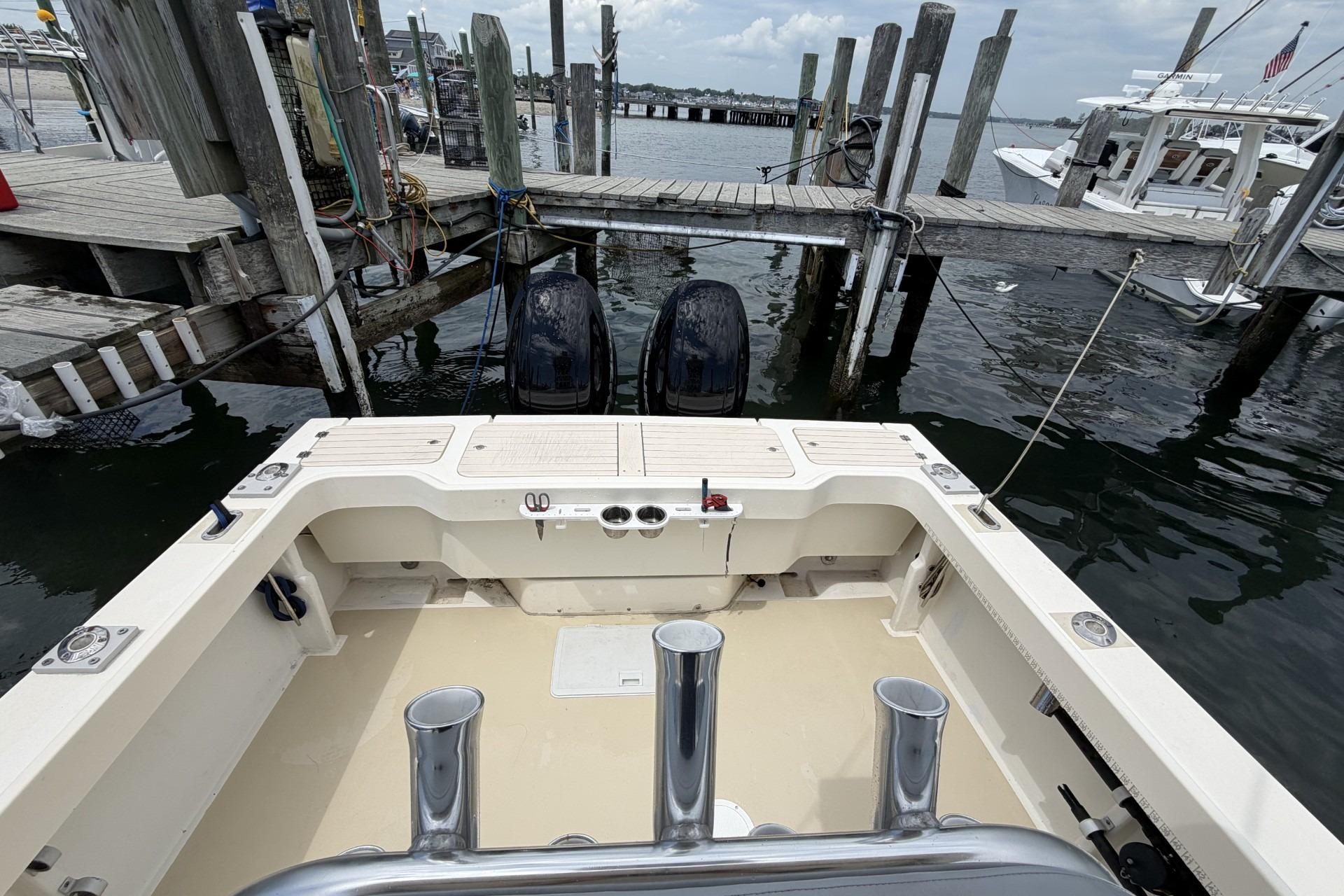 1999 Parker 2501 Center Console - Image 4