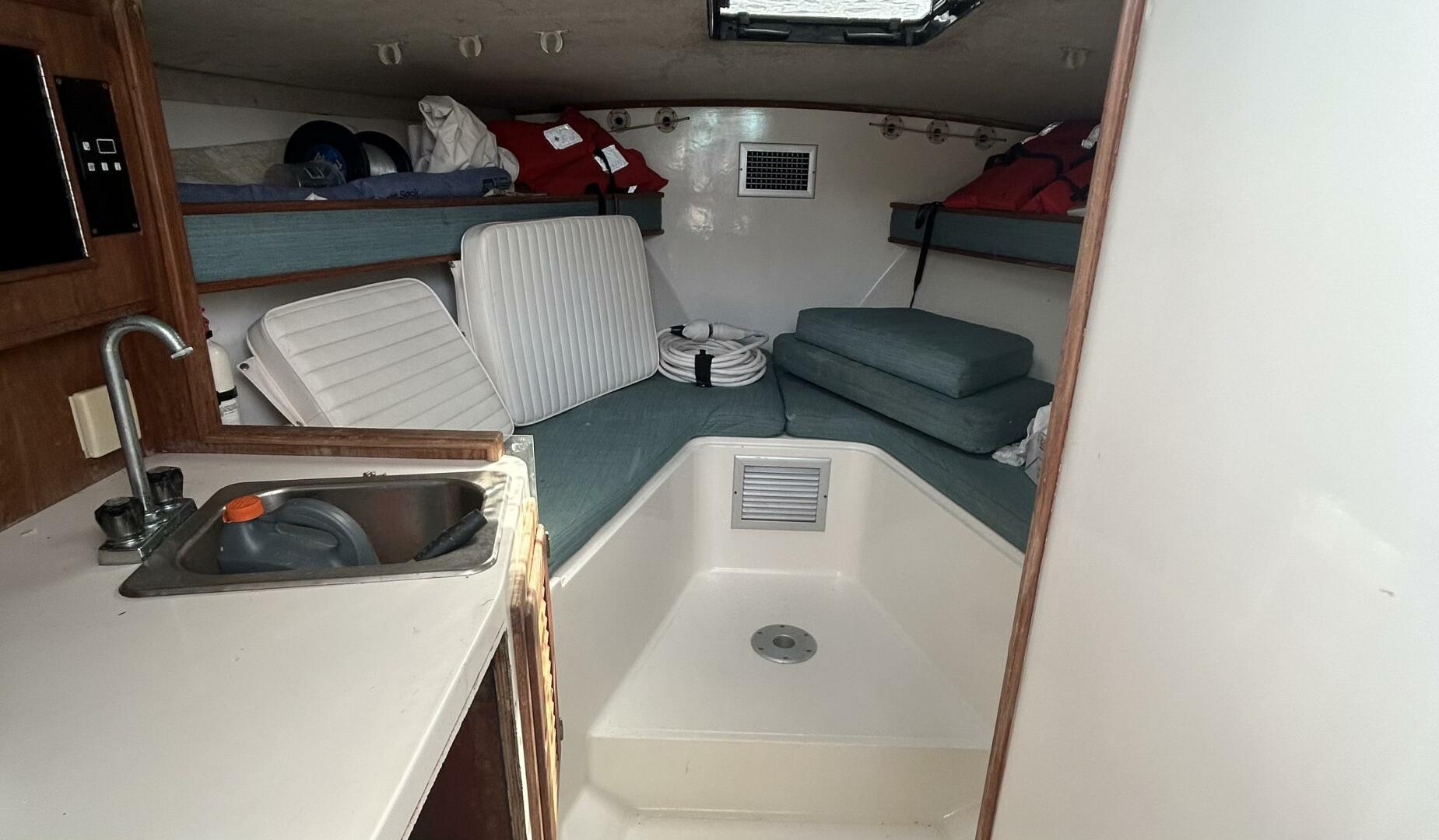 1995 Carolina Classic 28 Express - Image 4